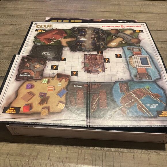 USAopoly Clue Dungeons & Dragons Classic Mystery Game - Picture 5 of 5